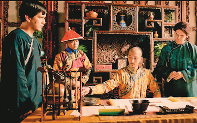 格列柯的形式語言極為獨特，喜歡自由地將形體拉長變形，動感十足，情感激越，帶有強烈的表現性與主觀性。圖為格列柯《年輕紳士肖像》。