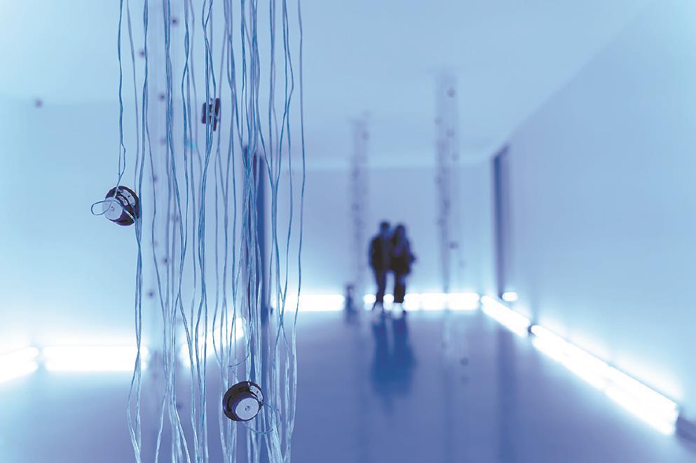 法國藝術家伊曼紐爾·拉加里格的作品《清醒夢境》邀請觀眾參與多聲道秘境，挑戰和激活他們的感知