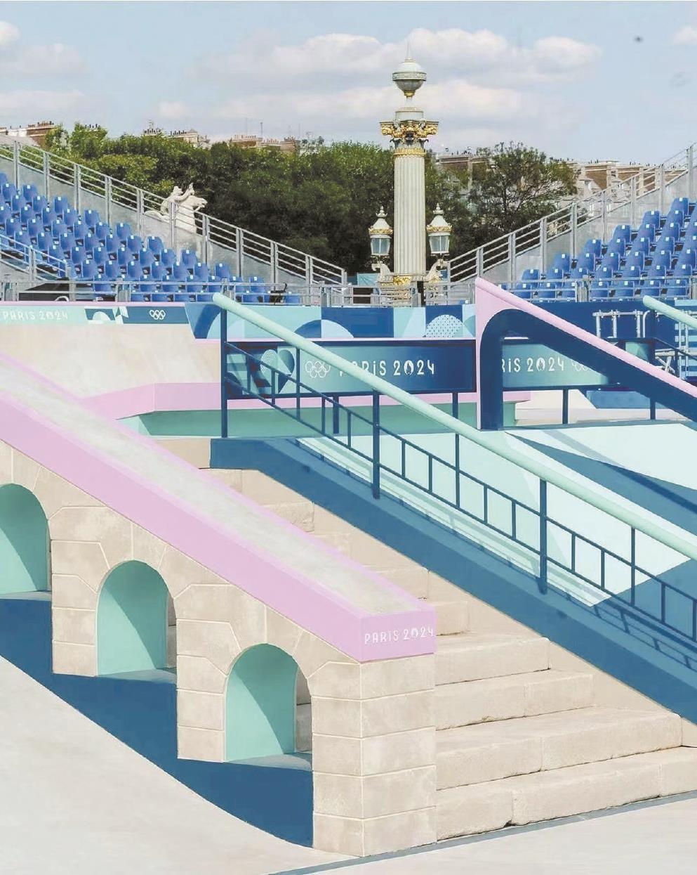 巴黎奧運會史無前例地用薰衣草紫色取代了傳統跑道的紅藍配色；藍粉配色的攀巖墻與粉色自行車道，將法式浪漫呈現入骨