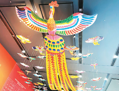 “百鳥朝鳳”主題風箏組