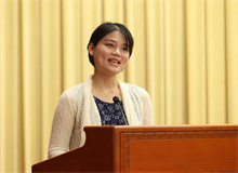 李春華（李琸）：從一個人的戈壁走向文學的綠洲　　至今我不敢稱自己為作家，對我而言，這是一個非常神圣的字眼……[詳細]