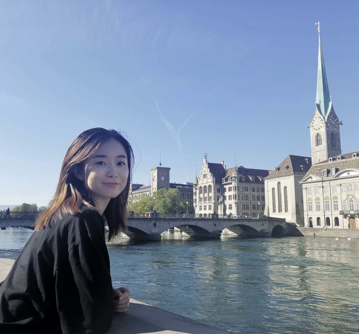 個人簡介：傅煒如，1992年生于杭州，香港理工大學碩士。中國報告文學會員，浙江省作協會員。有作品見于《人民文學》《中國作家》《文藝報》等，著有長篇報告文學《錢塘一家人》?，F為文學刊物編輯。入選浙江省第十批“新荷計劃”人才庫。