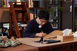 長篇小說獎：《大醫》作者：馬伯庸（滿族）         獲獎感言在調研和創作過程中，隨著我深入了解中國近代醫學史，不斷被當年的大醫們所感動。其中有太多可歌可泣的人物、驚心動魄的故事以及救國救民的仁愛精神，放到今日，仍不過時。當年他們在亂世之中的艱辛與堅持，實在應該讓現在的公眾了解。而讓他們了解的最好方式，就是通過文藝作品來表現，只有寫出這種精神的繼承性與時代性，歷史小說的質感才能凸顯出來。