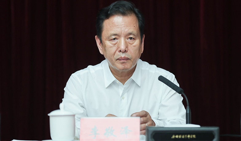 7月20日，評委會主任李敬澤主第一次全體會議