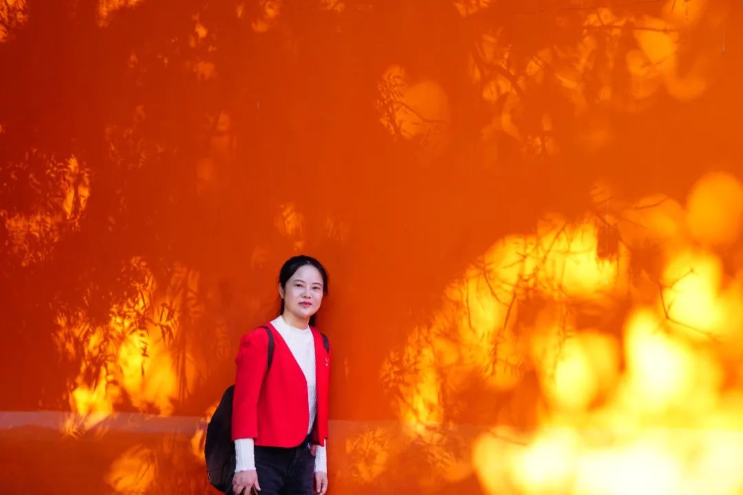 張巧慧，浙江寧波人，中國作協會員。曾參加中國作協《詩刊》社第30屆青春詩會。獲2015年華文青年詩人獎、於梨華青年文學獎、儲吉旺文學獎、三毛散文獎。入選“中國新銳女詩人二十家”。作品發表于《人民文學》《詩刊》《十月》《散文選刊》《山花》等十多種文學刊物，入選多種選集及排行榜。