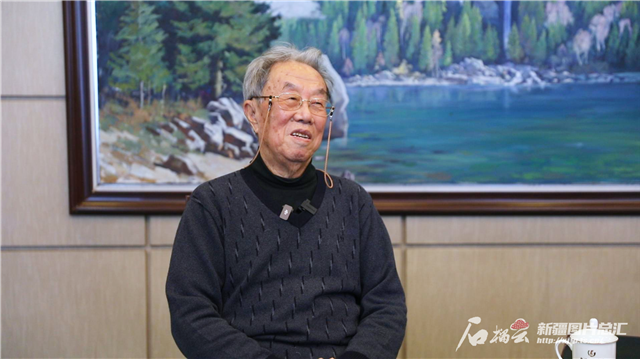 王蒙接受專訪。天山網-新疆日報記者 銀璐攝