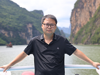 夏立楠：文學是對現實生活的一種補償