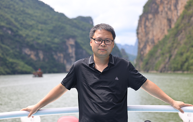 “新浪潮”訪談 | 夏立楠：文學是對現實生活的一種補償