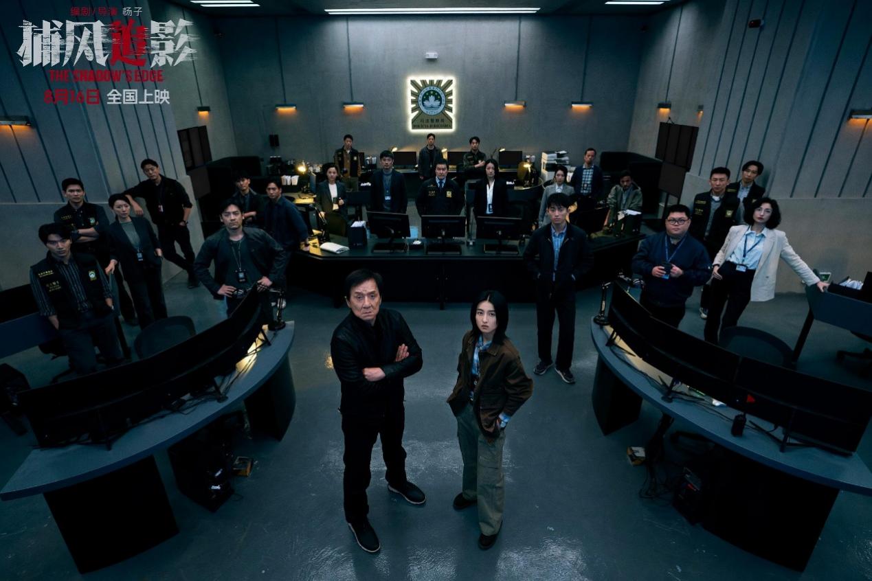 一群人站在臺上
AI-generated content may be incorrect.