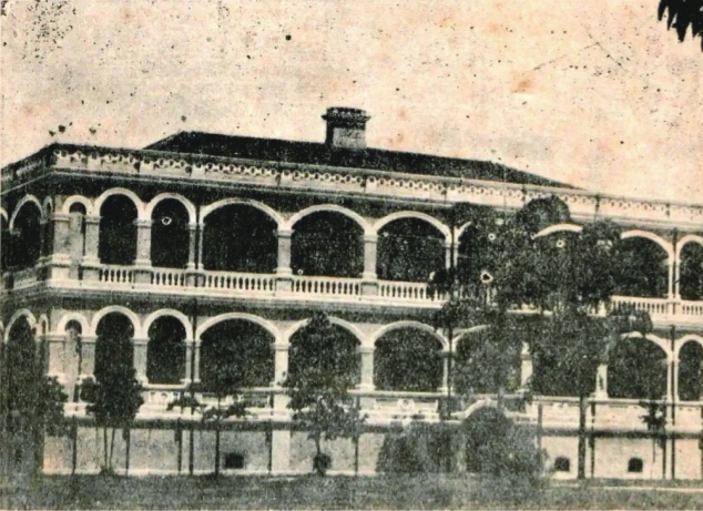 圖書館學家杜定友的“文化抗戰”　　為喚醒民智、振奮抗戰精神，杜定友還創新設立巡回書庫，改造舊戲臺為“民眾閱覽室"……[詳細]