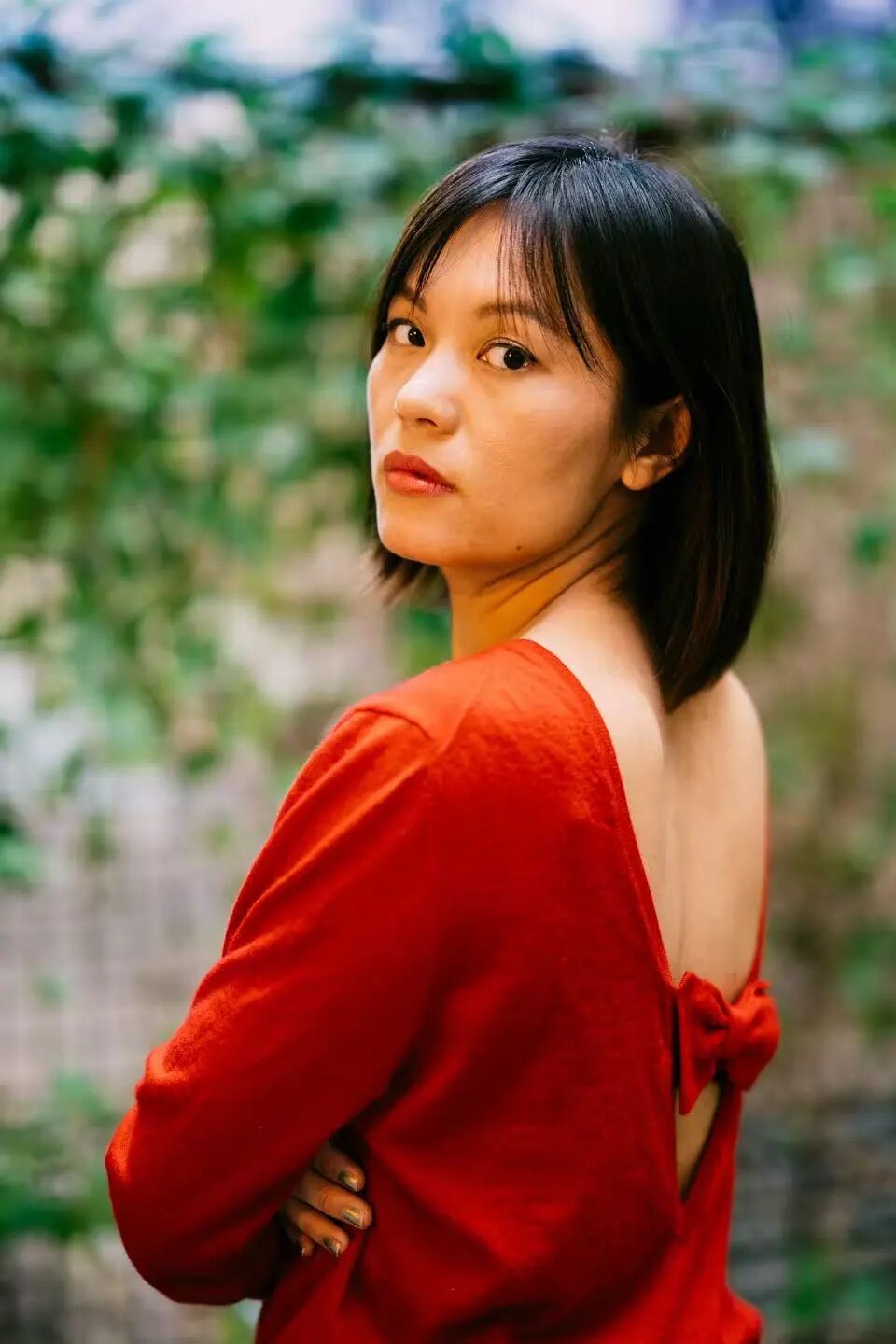 春樹，80后作家、詩人。出生于山東，在北京度過少年及青春期。2015年搬到柏林暫居。已出版長篇小說《北京娃娃》《乳牙》等六部，另有個人詩集兩部及散文集若干。其小說已在二十幾個國家翻譯出版。