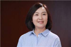 小說：獲獎作品《胡同也有小時候》作者：周敏         獲獎感言胡同的魅力，不是一部小說能說盡的，希望有機會來北京的朋友，能找一間什剎海附近胡同深處的民宿住上些時日，逛逛早市，看看夕陽，嘗嘗“鴉兒李記”的早點，品品“富華齋”的蓋碗茶。要是運氣好……