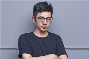 小說：獲獎作品《大河的歌謠》作者：大秀         獲獎感言我出生在魯西南黃河畔，大學畢業后生活在紅船旁。江南文化的細膩與齊魯大地的渾厚共同造就了我的文學語言。我為什么要書寫黃河？因為對我而言，黃河不僅是地理上的故鄉，更是我所創建的文學故鄉。