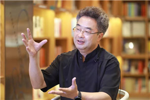 小說：獲獎作品《方一禾，快跑》作者：祁智         獲獎感言我小的時候，父親在外地做教師，我和媽媽生活在鄉下。媽媽身體很差。經常救護車突然呼嘯而來又呼嘯而去，把媽媽接走了。過幾天，救護車又突然呼嘯而來、呼嘯而去。下午放學回家，我看到媽媽躺在床上，虛弱得像一張紙。